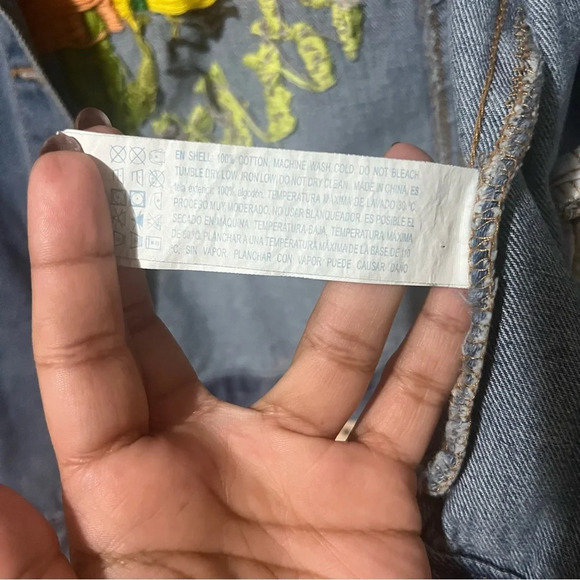 Forever 21 Embroidered Jean Jacket Womens Medium - Picture 2 of 7